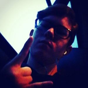 Meet your Posher, Lee